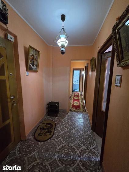 Apartament cu 3 camere decomandat, mobilat în Viziru 3