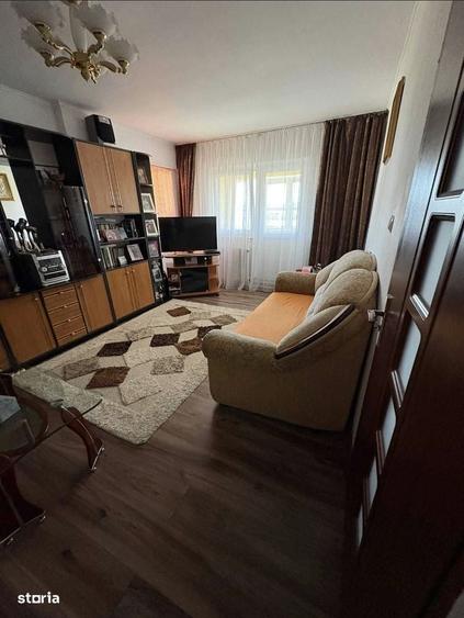 Apartament cu 3 camere decomandat în Bere