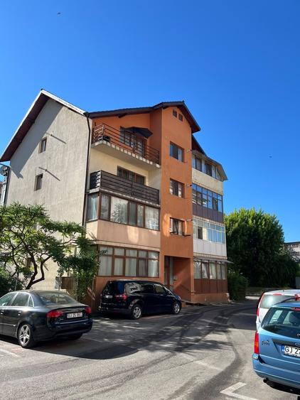 Apartament cu 2 camere decomandat în 9 Mai
