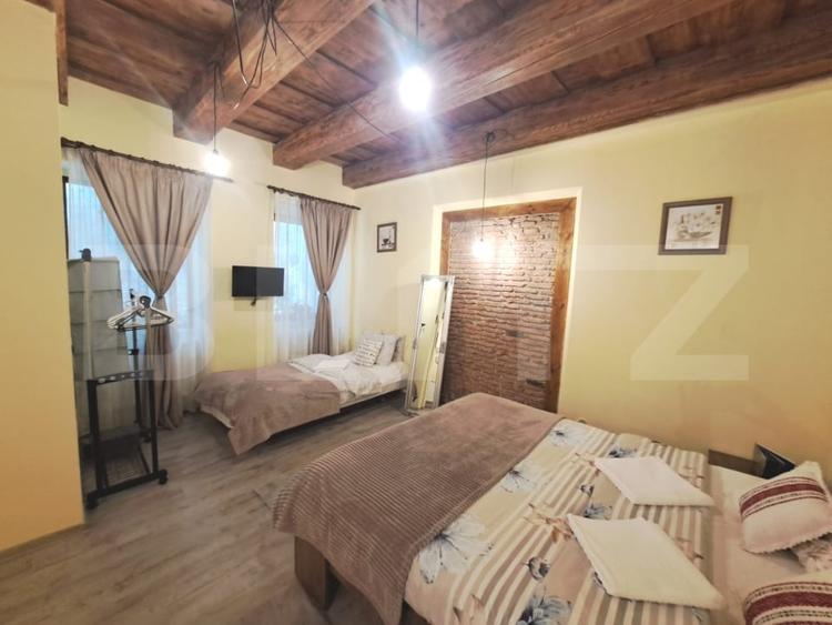 Casă individuală cu 1 camere cu Canalizare în Centrul Istoric