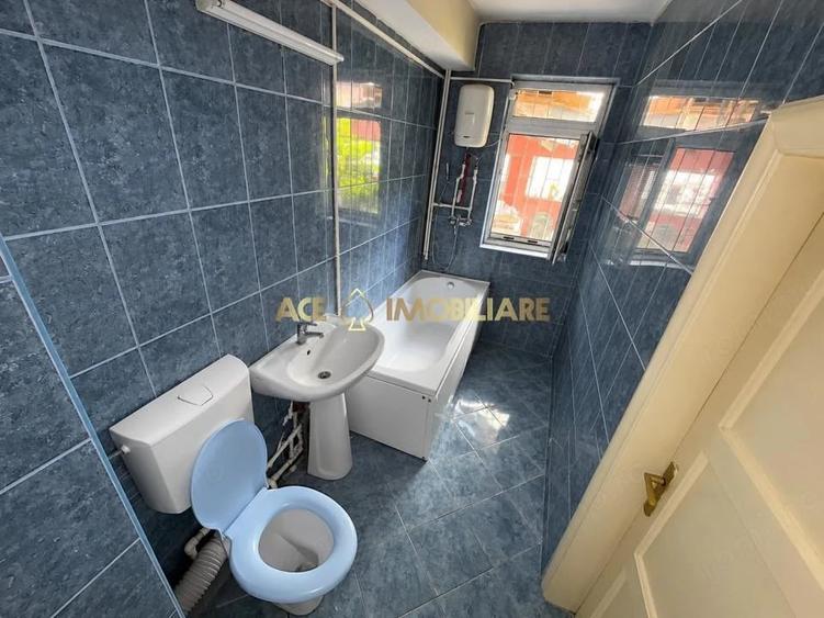 Casă cu 10 camere în 13 Septembrie