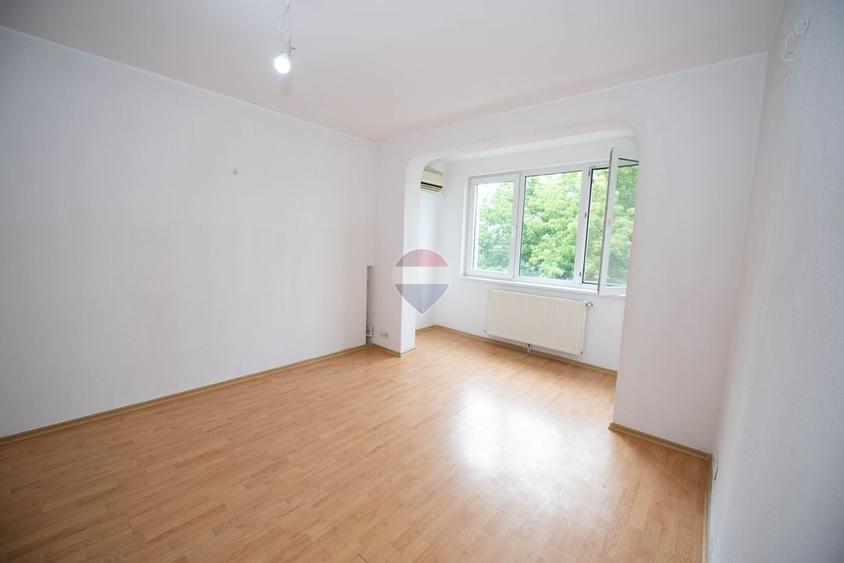 Apartament cu 3 camere decomandat în Politehnica