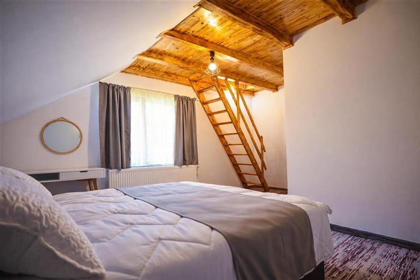 Hotel/Pensiune, de 1,200 mp, în Moieciu