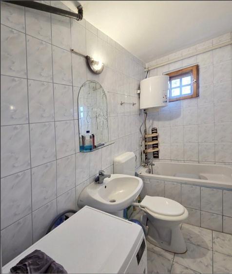 Apartament cu 2 camere semidecomandat, mobilat în Central