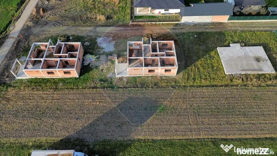 Casă cu 4 camere cu Teren 500 Mp în Mocira
