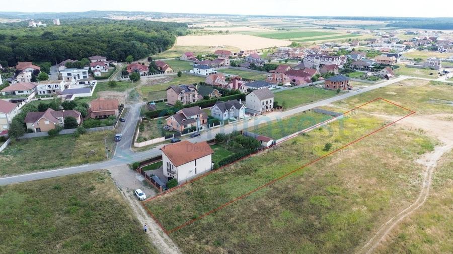 Teren Construcții intravilan de 2420 mp, în Sânmartin