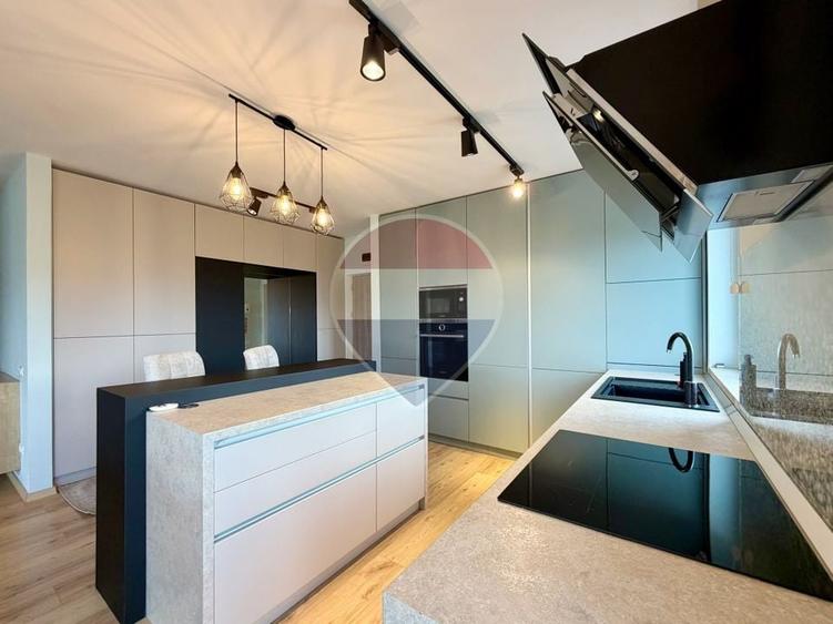 Apartament cu 3 camere semidecomandat în Calea Turzii