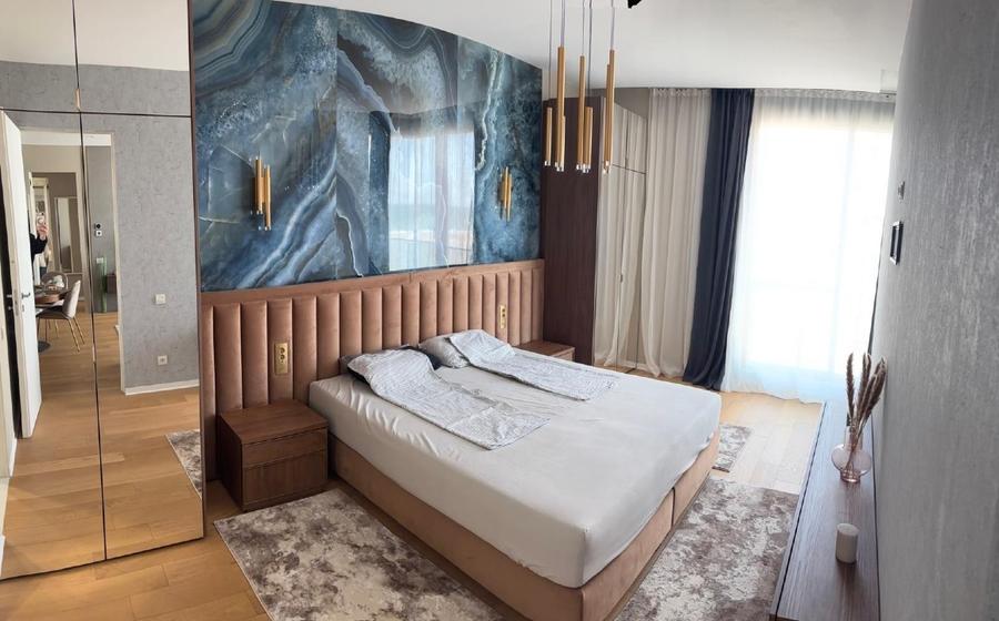 Apartament cu 3 camere semidecomandat, mobilat în Central