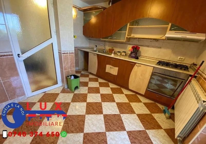 Apartament cu 3 camere decomandat în C5