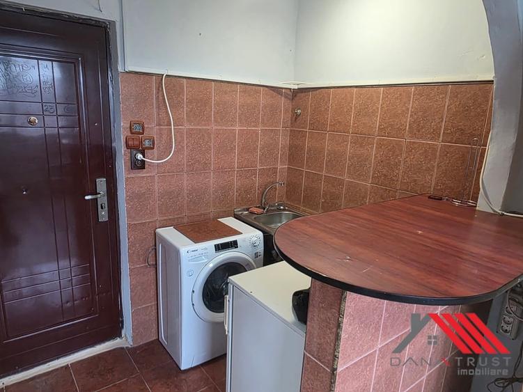 Complexul Studentesc - Garsoniera  17 mp - 200 euro - 7