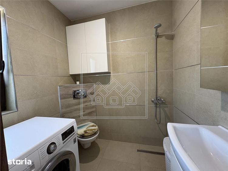 Casă cu 4 camere cu Teren 234 Mp în Central