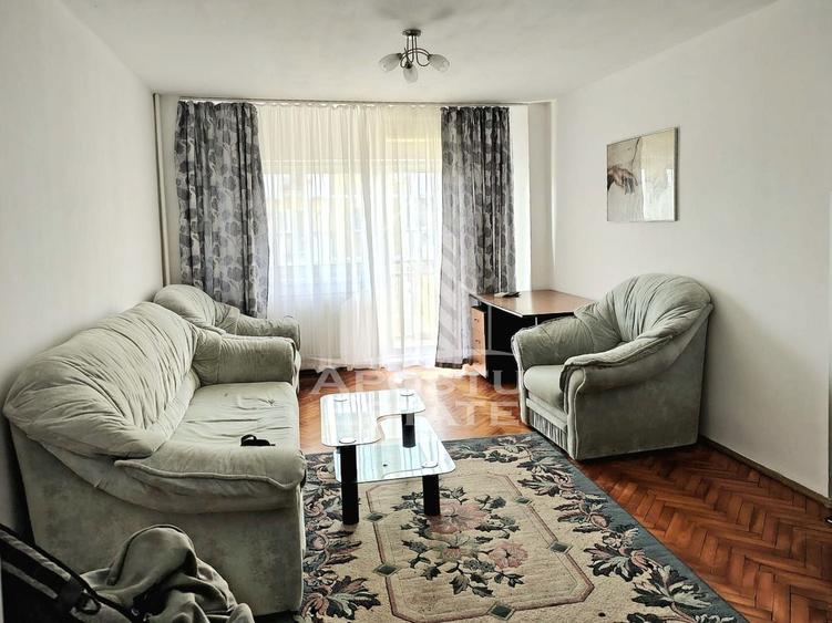 Apartament cu 2 camere semidecomandat, mobilat în Micălaca — fotografia 1
