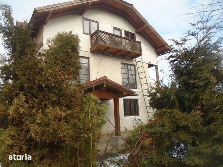 Casă cu 5 camere cu Teren 352 Mp în Maieru