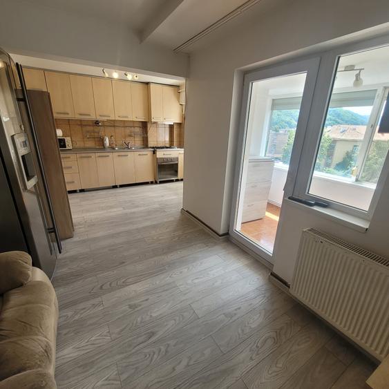 Apartament cu 3 camere decomandat în Centrul Civic