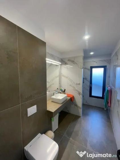 Casă cu 4 camere cu Teren 654 Mp în Satu Nou de Jos