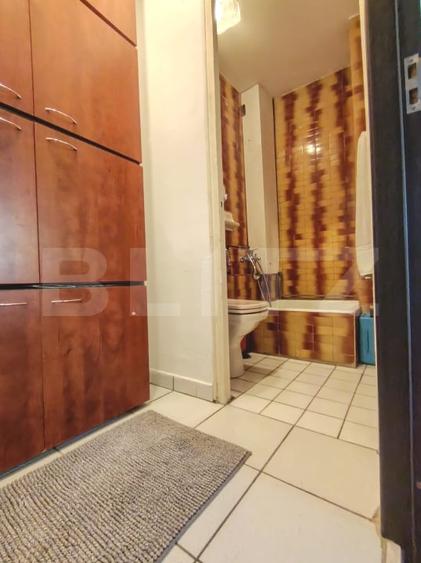 Apartament cu 4 camere semidecomandat, mobilat în Centrul Civic