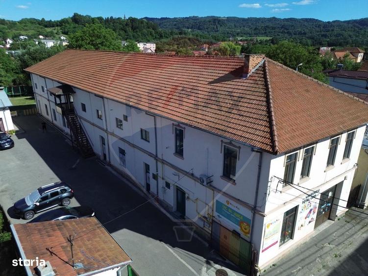 Spațiu comercial, de 200 mp, în Central