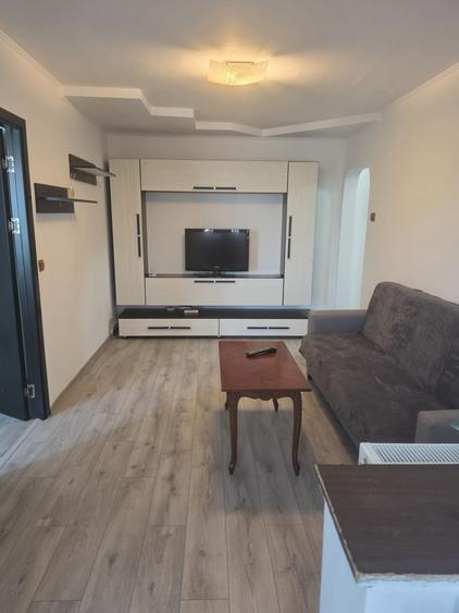 Apartament cu 2 camere semidecomandat în Palazu Mare