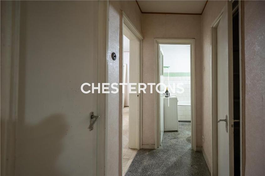 Apartament cu 3 camere semidecomandat în Gara de Nord