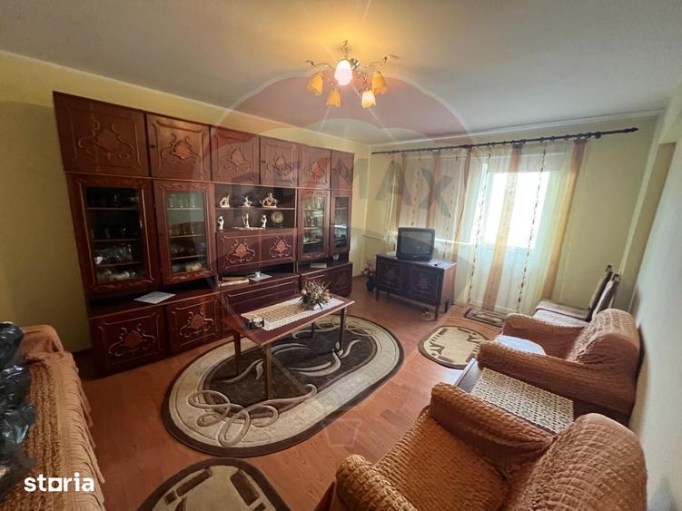 Apartament cu 3 camere, mobilat în Central