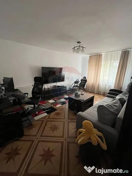 Apartament cu 3 camere decomandat în Militari