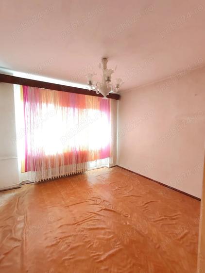 Apartament cu 3 camere decomandat în Pantelimon