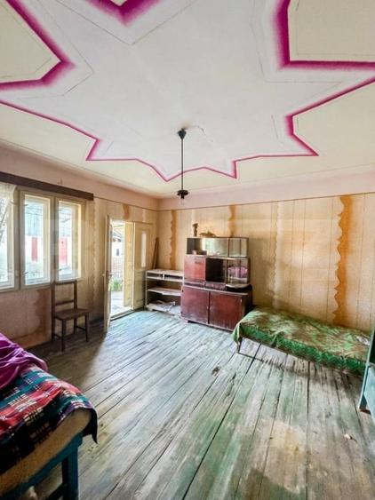 Casă individuală cu 5 camere cu Teren 1900 Mp în Iacobeni