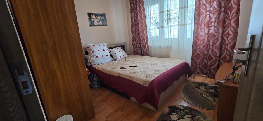 Apartament cu 3 camere decomandat în Micro 11