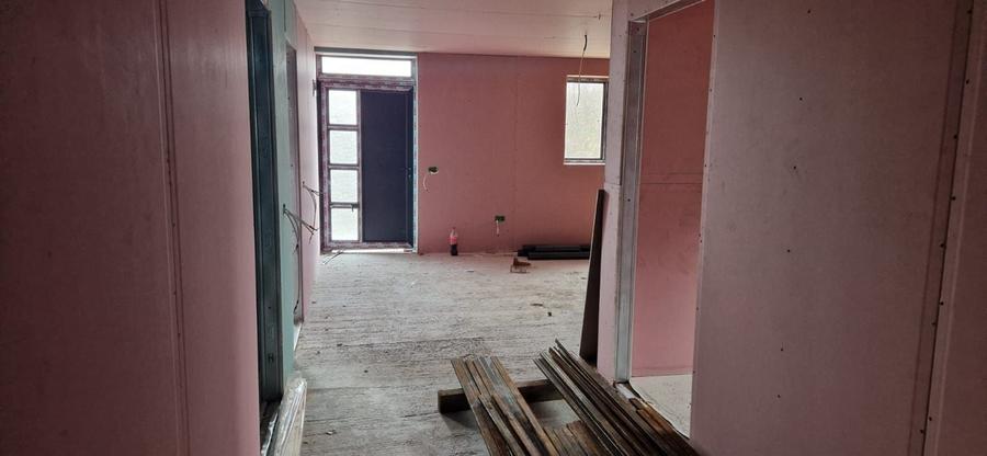 Casă cu 3 camere cu Teren 1128 Mp în Vlădești