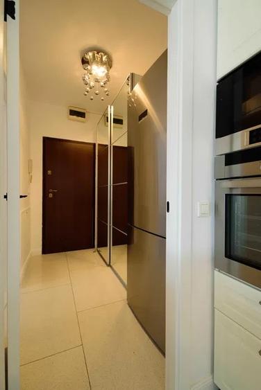 Apartament cu 3 camere semidecomandat, mobilat în Politehnica
