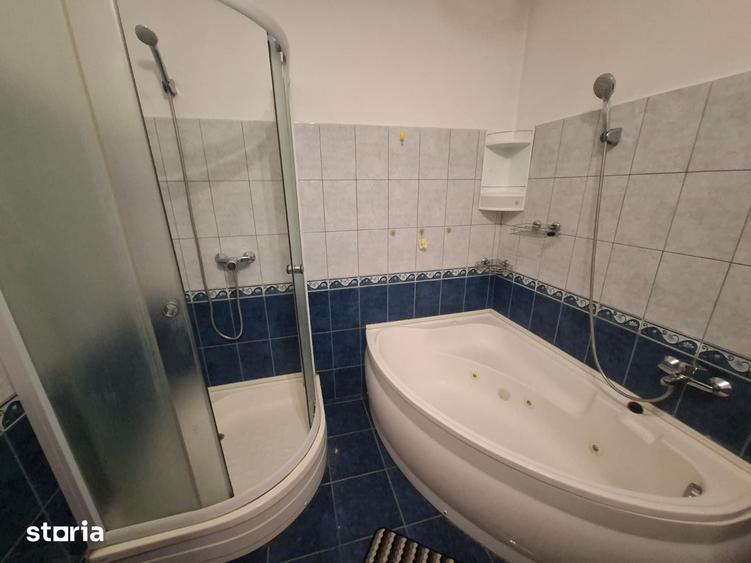 Apartament cu 3 camere în Pârneava
