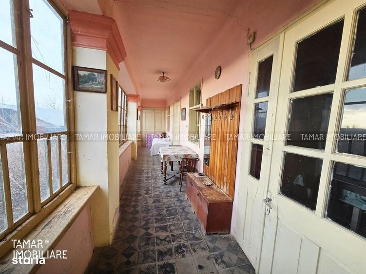 Casă cu 3 camere cu Teren 1619 Mp în Păuliș