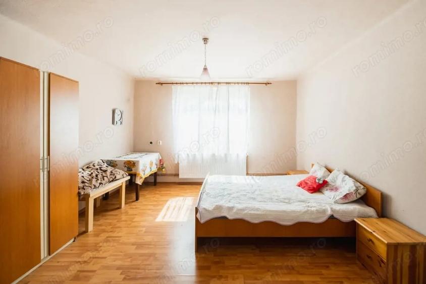 Casă cu Teren 2634 Mp în Jebel