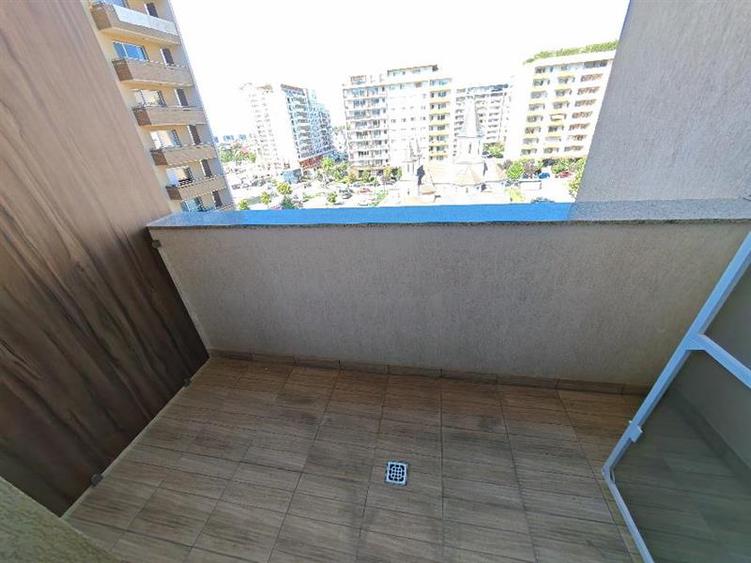 Apartament cu 2 camere decomandat, mobilat în Tractorul