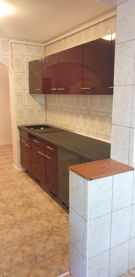 Inchiriez apartament 3 camere - 1