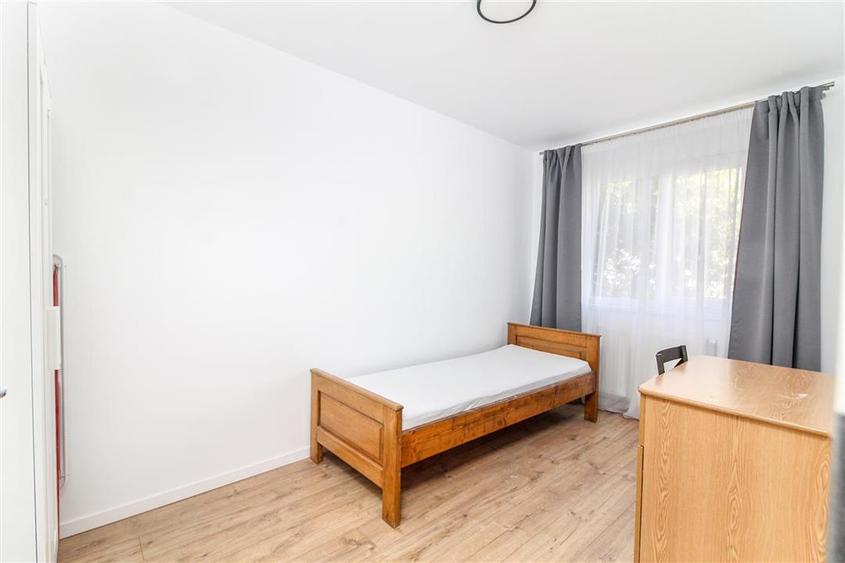 Apartament cu 3 camere semidecomandat, mobilat în Mănăștur