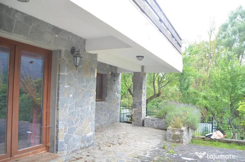 Casă cu 1 camere cu Teren 1627 Mp în Central