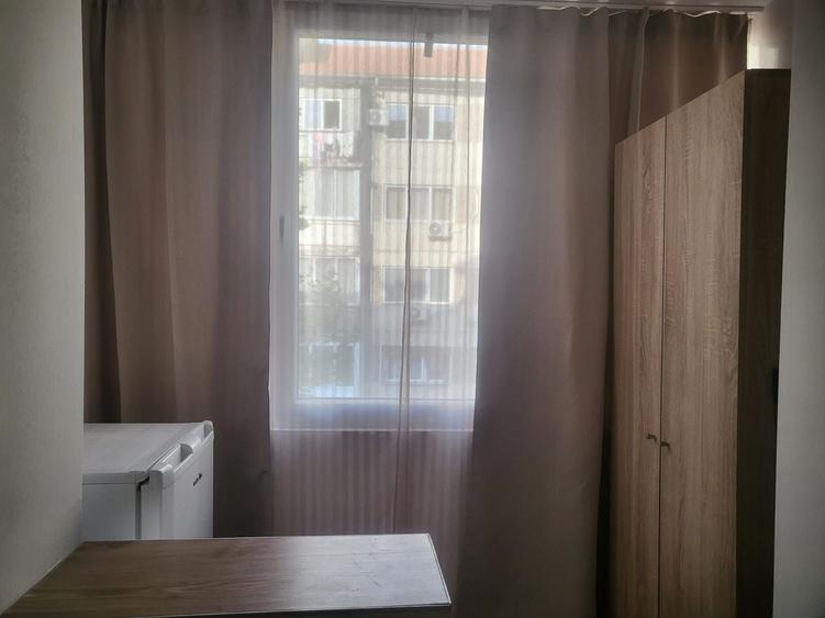 Apartament cu 2 camere semidecomandat, mobilat în Complex Studențesc