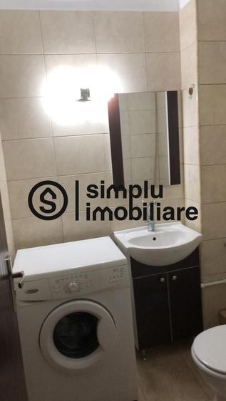Apartament cu 3 camere decomandat în Sărari