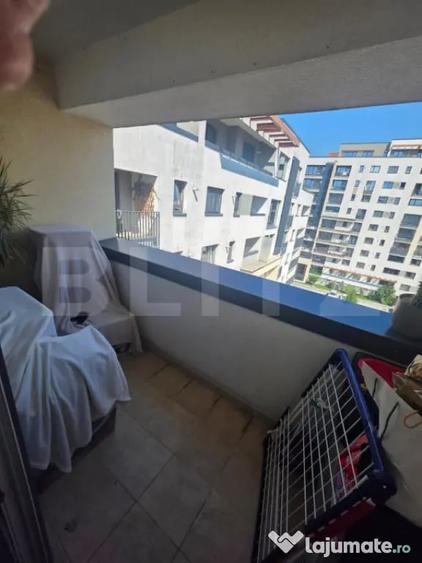 Apartament cu 2 camere decomandat în Tractorul