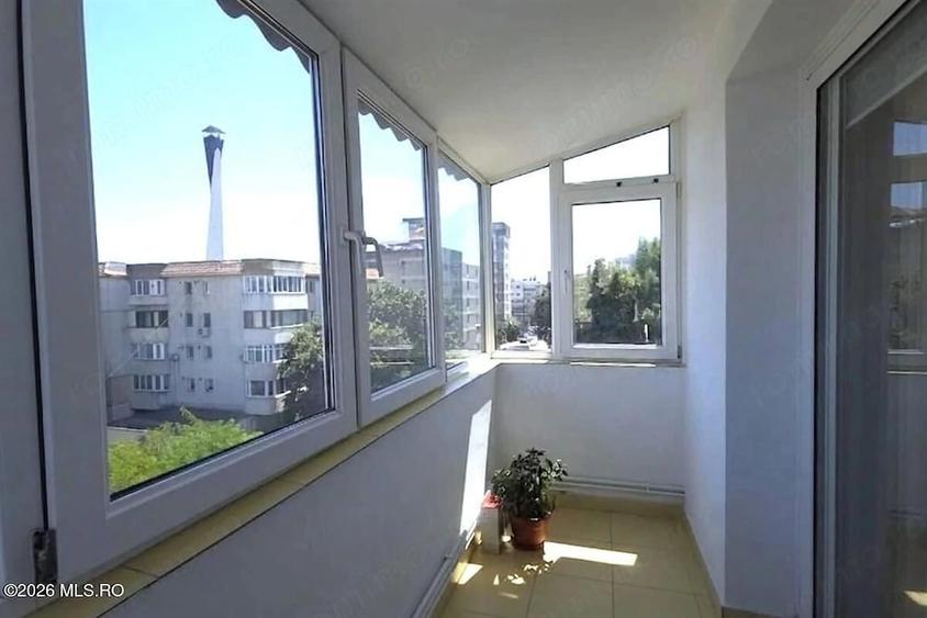 Apartament cu 2 camere decomandat în Far
