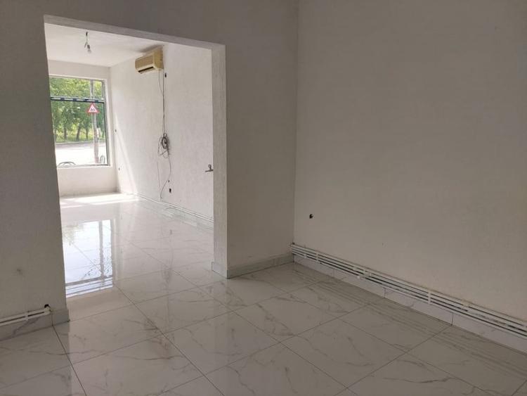 Spațiu comercial, de 200 mp, în Central