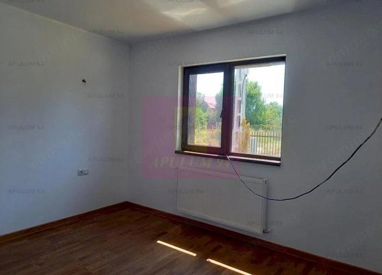 Casă cu 4 camere cu Teren 500 Mp în Gulia