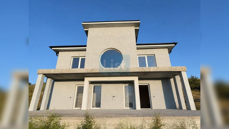 Casă cu 4 camere cu Teren 500 Mp în Apahida