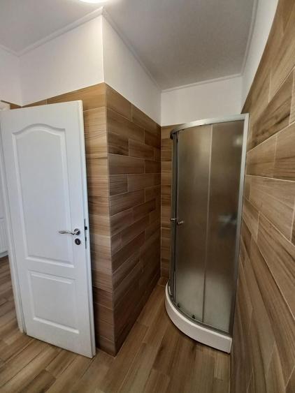 Casă individuală cu 5 camere cu Teren 500 Mp în Exterior Vest