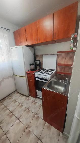 Garsonieră decomandată în Est