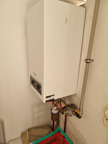 Apartament cu 3 camere semidecomandat, mobilat în Girocului