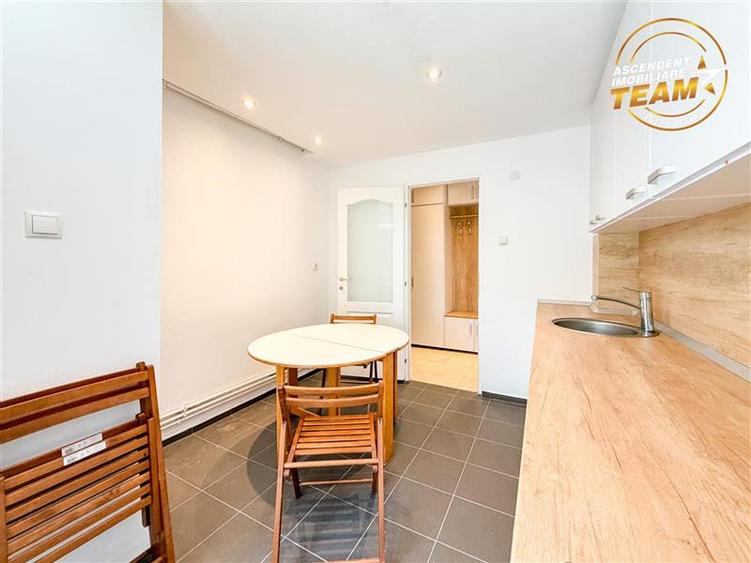Apartament cu 3 camere decomandat în Lenin