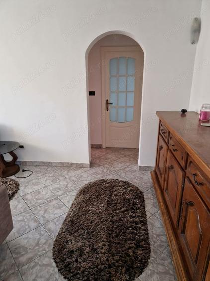 Apartament cu 4 camere decomandat în Central