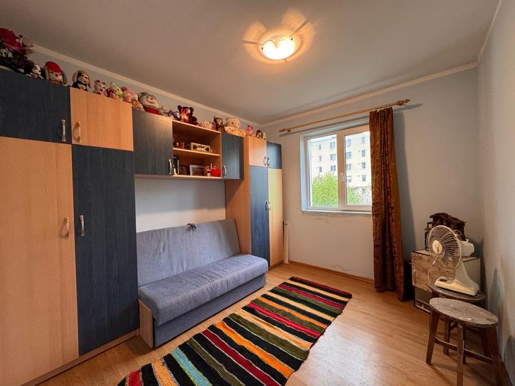 Apartament cu 2 camere semidecomandat, mobilat în Codlea